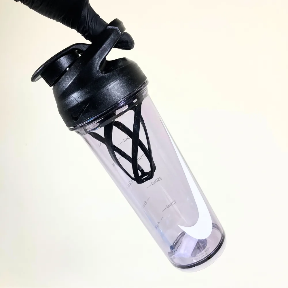 بطری شیکر مانیا مدل نایکی گنجایش 650 میلی لیتر